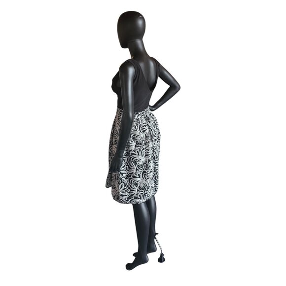 Black/White 3D Applique Cocktail Dress - R&M Richards - Picture 6 of 11